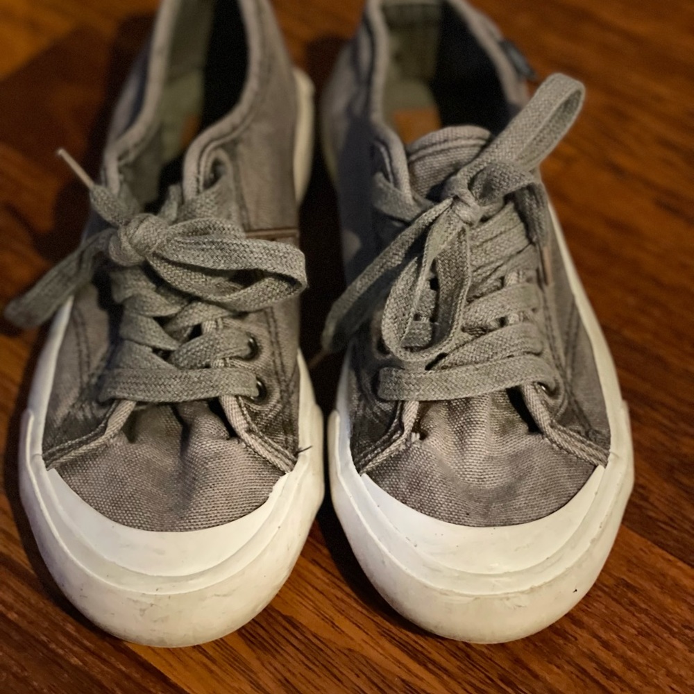 Gray Rocket Dog Size 7 shoes